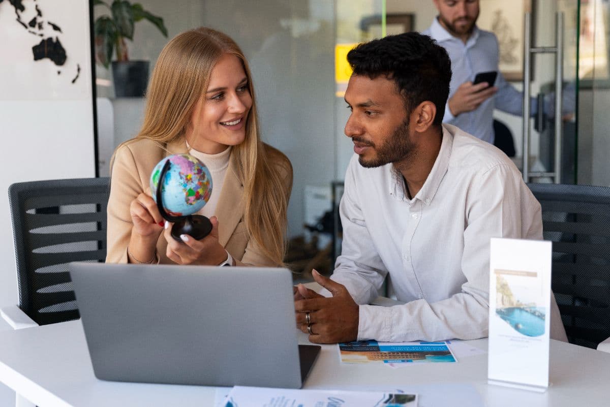 Why UK Businesses Save 60% with Custom React Agencies in India